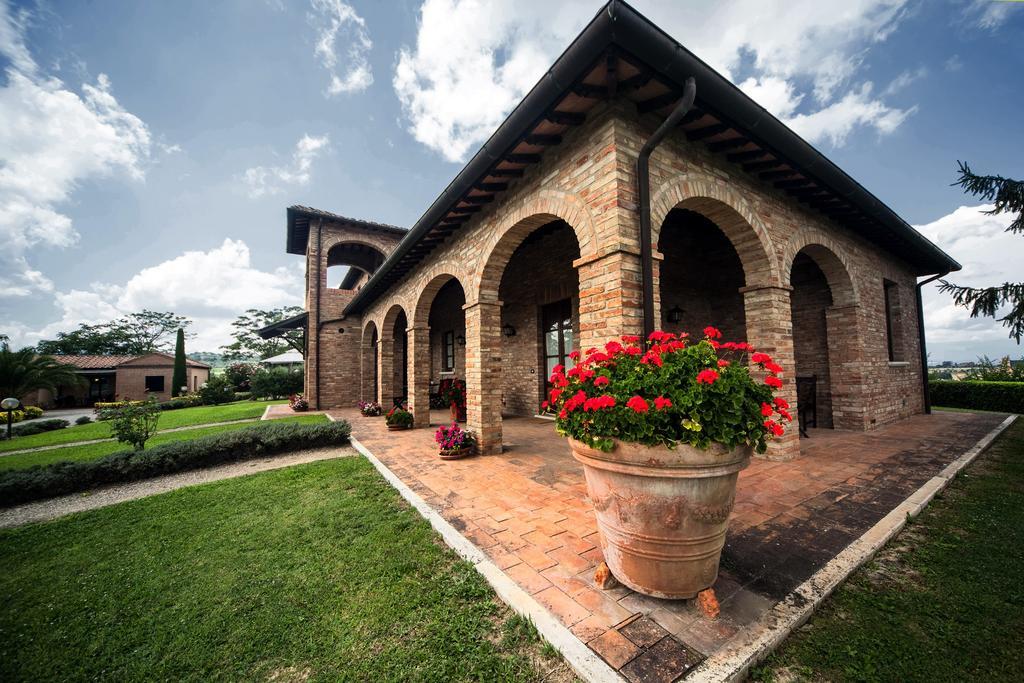 Agriturismo Sanguineto Acquaviva  Exterior photo